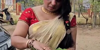 Jipsa Mallu Aunty