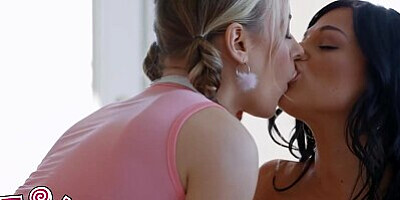 TWISTYS - Lesbians Mona Azar & Anna Claire Clouds Lick Each Other's Pussy Until They Reach Orgasm