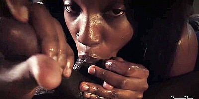 African Babe Loves To Suck