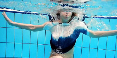 Underwater Show featuring dream girl's underwatershow clip