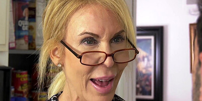 Muddy grandma Erica Lauren powers in the kitchen with dream