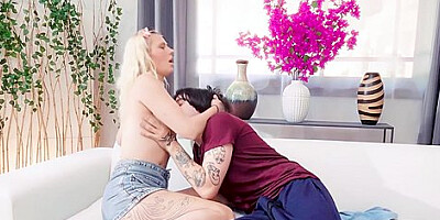 Lucky Guy Having Free Blowjob With His Petite Teen 18+ Roommate With Elias Cash And Ellie Smoke
