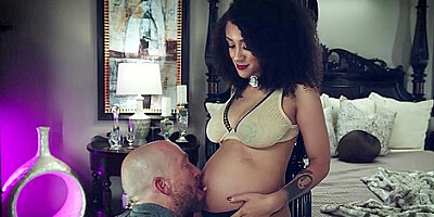 Pregnant Ebony Cant Give Up Cock