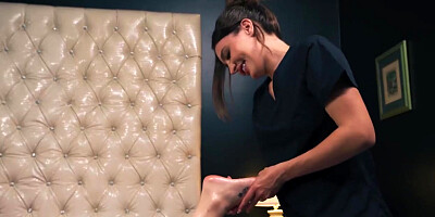 Holiday Happy Ending, Scene #01