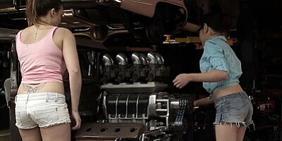 Girls Out West - Aussie lesbians in the garage