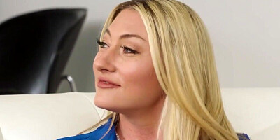 Freeuse mom with a hot body is going to fuck her clients