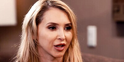 Girlsway Alix Lynx Uses A Scissoring Technique On Her Client To Relax During A Therapy Session