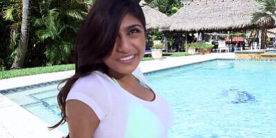 MIA KHALIFA - Chilling Out Poolside With Sean Lawless And Showing Off Her Big Tits