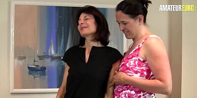 Lesbian MILFs Please Each Other's Pussies - AMATEUR EURO