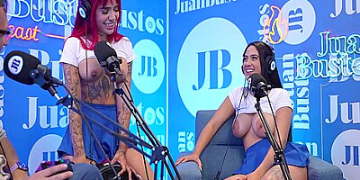Tattooed Redhead Diavlolilith Kisses With Her Friend While Her Vagina Vibrates - Juan Bustos Podcast 18 Min