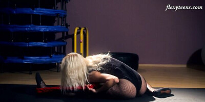Precious Elena's flexyteens (18+) scene