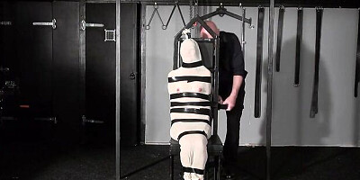 Tight hardcore bondage session with a submissive model Lolani