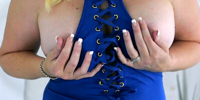 Spicy blonde with big boobs Anna Moore shows off her body