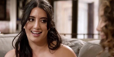 Große Titten, Arabelle Raphael And Sarah Arabic - Shares A Kiss