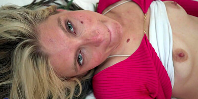 Hairy Mom Lika Gets Fisted By Her Horny 18 Year Old Stepdaughter Margo Von Teese - MatureNl