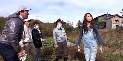 Naughty Japanese Maki Houjyou Secretly Wants Dick