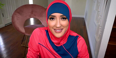 Tall Muslim girl Chloe Amour sucks my dick so well while I record her in POV