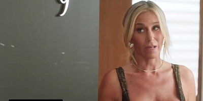 Curvy Blonde Ainslee Seduces Young Delivery Guy In Milfy Debut
