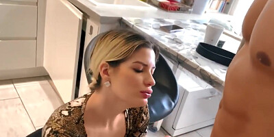 canon a gros nibards baise comme une reine