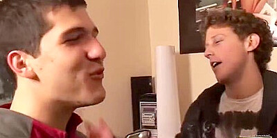 Vicki Chase - Realitygang - Ally Victoria And Vicki Start The Day Off Right