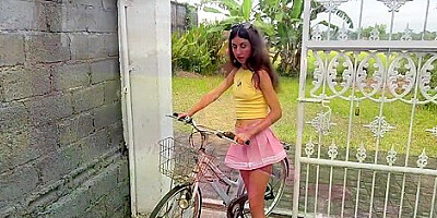 Thanked A Stranger With My Pussy After He Helped Me With My Bike - Creampie