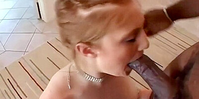 Charlie Fire Con Un Vibratore Prima Di Prendere Un Cazzo Nero