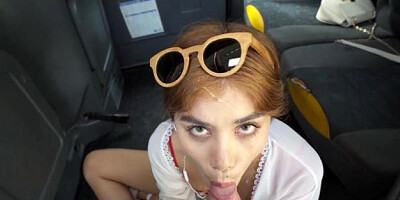 Latina amateur Marina Gold expose small tits