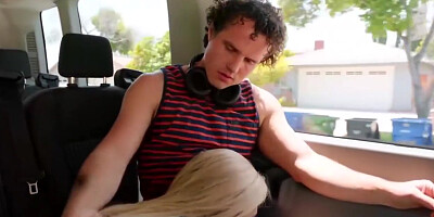 Robby Echo And Abella Danger - Bubble Butt Does Anal In Car