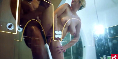 Ed Chocolate And Mary Redqueen In The Bbc Fuck The Whore In Bath! Ass To Mouth - Gape 6 Min