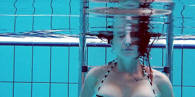 Chippie's underwater teens (18+) porn