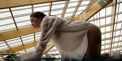 Sinful hoochie - pool trailer - Underwater Show