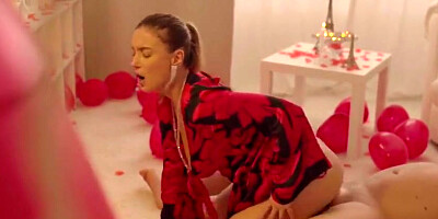 Festive Fuck And Creampie For A Couple With Valentine S Day