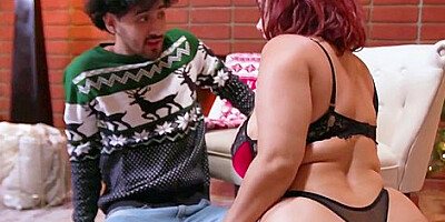 Ass And Titty Fucking Curvy Cougar On Xmas