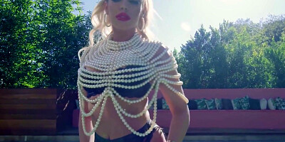 Allie Nicole - Nude Blondie 18-year-old Commands Your Attention