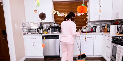 Celebrating Thanksgiving by having an interracial threesome