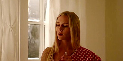 Single Stepmom Roughly Licked And Fingered The Gorgeous Pussy Of Nann With Sarah Vandella