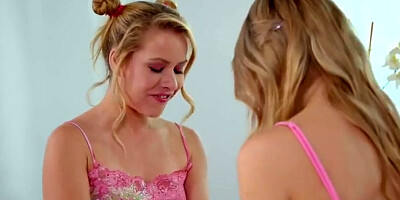 Scarlett Sage And Lily Ford In Lesbian Teen 18+ Making Her Petite Best Friend Squirt