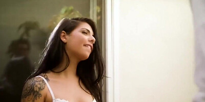 Markus Dupree And Gina Valentina - Gets More Than A Tip