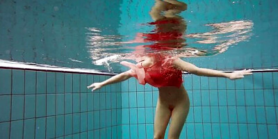 Madam's swimming pool movie by Underwater Show