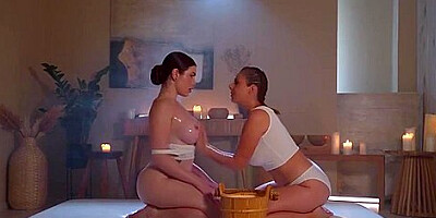 Antonia Sainz & Apra Shay