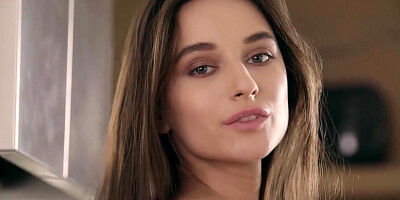 Penelope Y Sophia, Petite Girl And Most Beautiful - Ukraine Has The Women