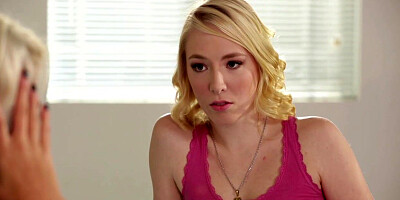 Lesbian lover blondie trying to bring back lost memories