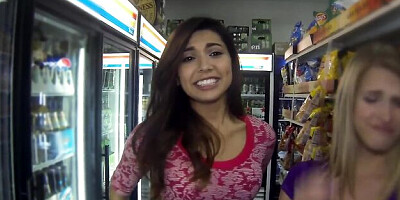 Aristocratic Dixie and Serena's hottie trailer