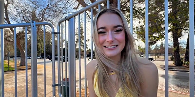 Thea Summers And Alex Jett - Summers Fucks In Public