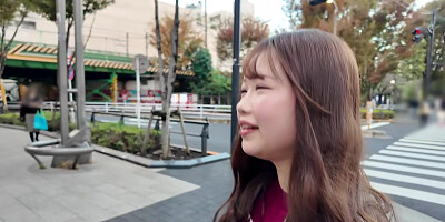 【夜景の中に浮かび上がる満月尻】制服着せたら完全に学生じゃん！！あどけなさ残る幼顔の少女が登場！見た目通りの恥ずかしがりや受け身体質だけど意外と経験人数は多め？！