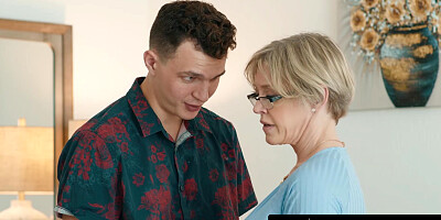 Pure Taboo: Uncomfortable MILF Dee Williams accepts stepson's offer to fix awkward situation