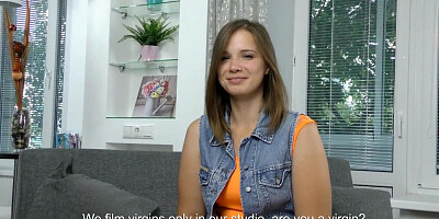 Chubby beauty caresses her shaved pussy at the casting