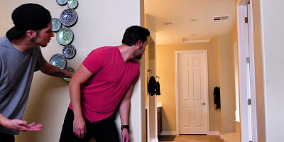 Tricky boy relaxes with exotic stepsister in the bathroom