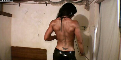 Female Muscle Network featuring chickfriend's muscle woman sex