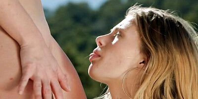 Outdoor pussy-licking session with Red Fox and Sophie Sparks